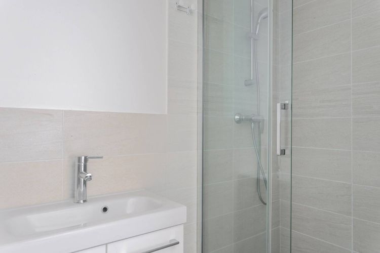 300m² Private room in a flatshare for 12 people SaintMaurdesFossés