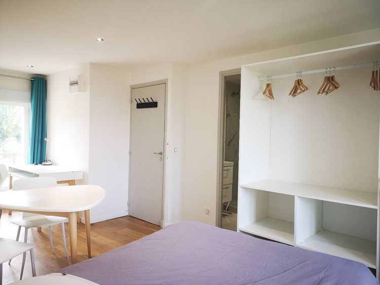 Room 9